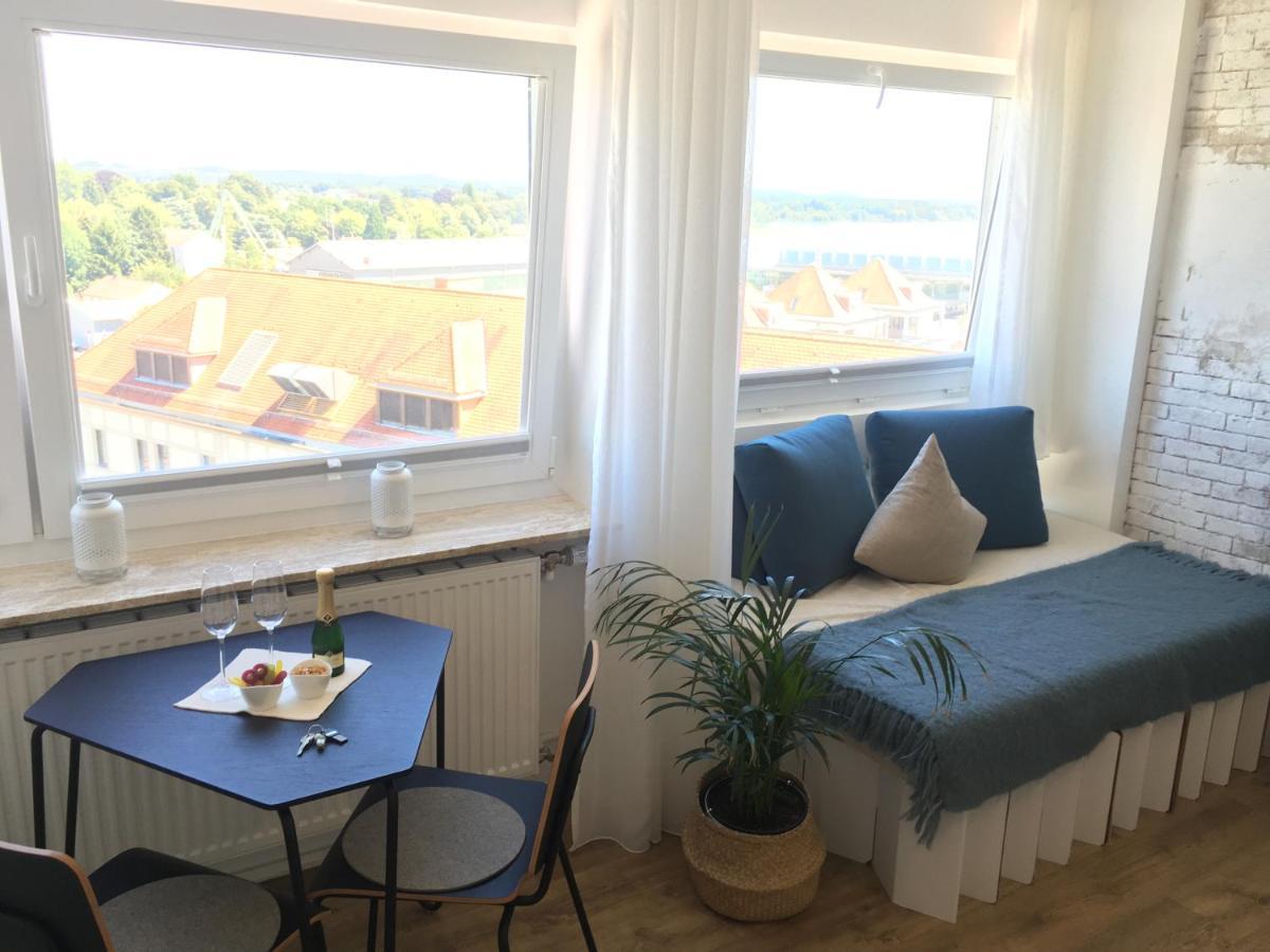 Liebevoll Renoviertes Apartment Mit Panoramablick Friedrichshafen Luaran gambar