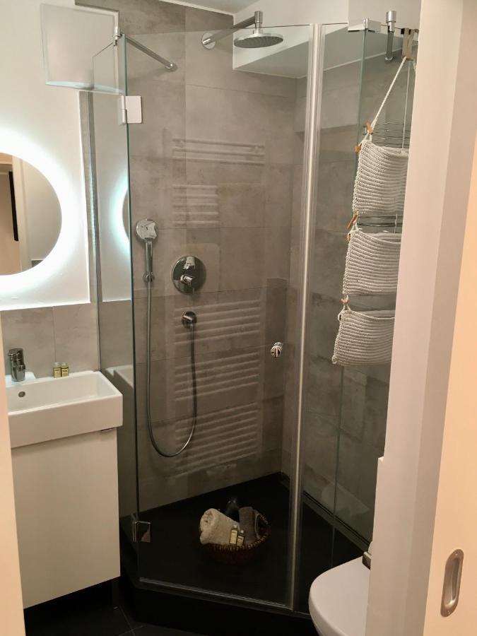 Liebevoll Renoviertes Apartment Mit Panoramablick Friedrichshafen Luaran gambar